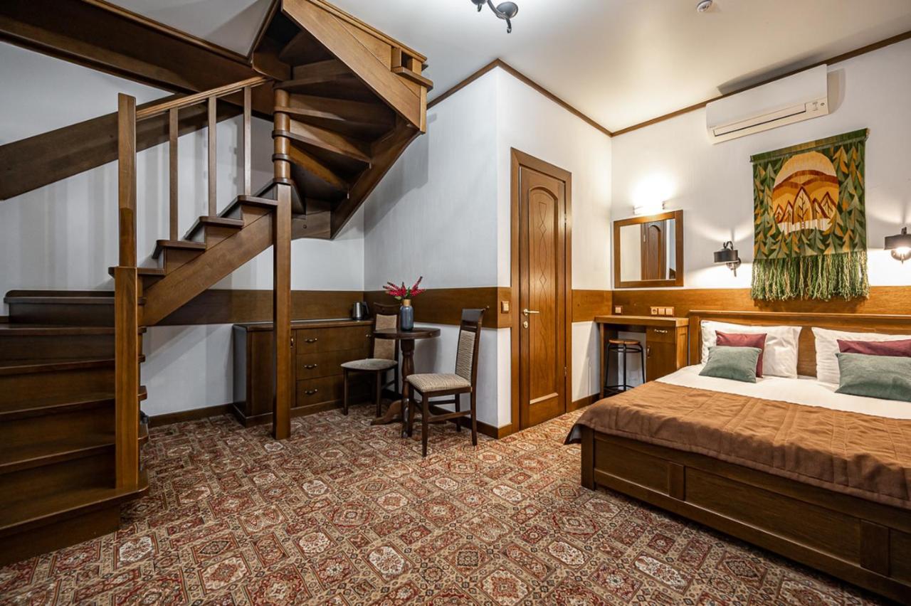 Tatariv Deluxe Hotel Zewnętrze zdjęcie